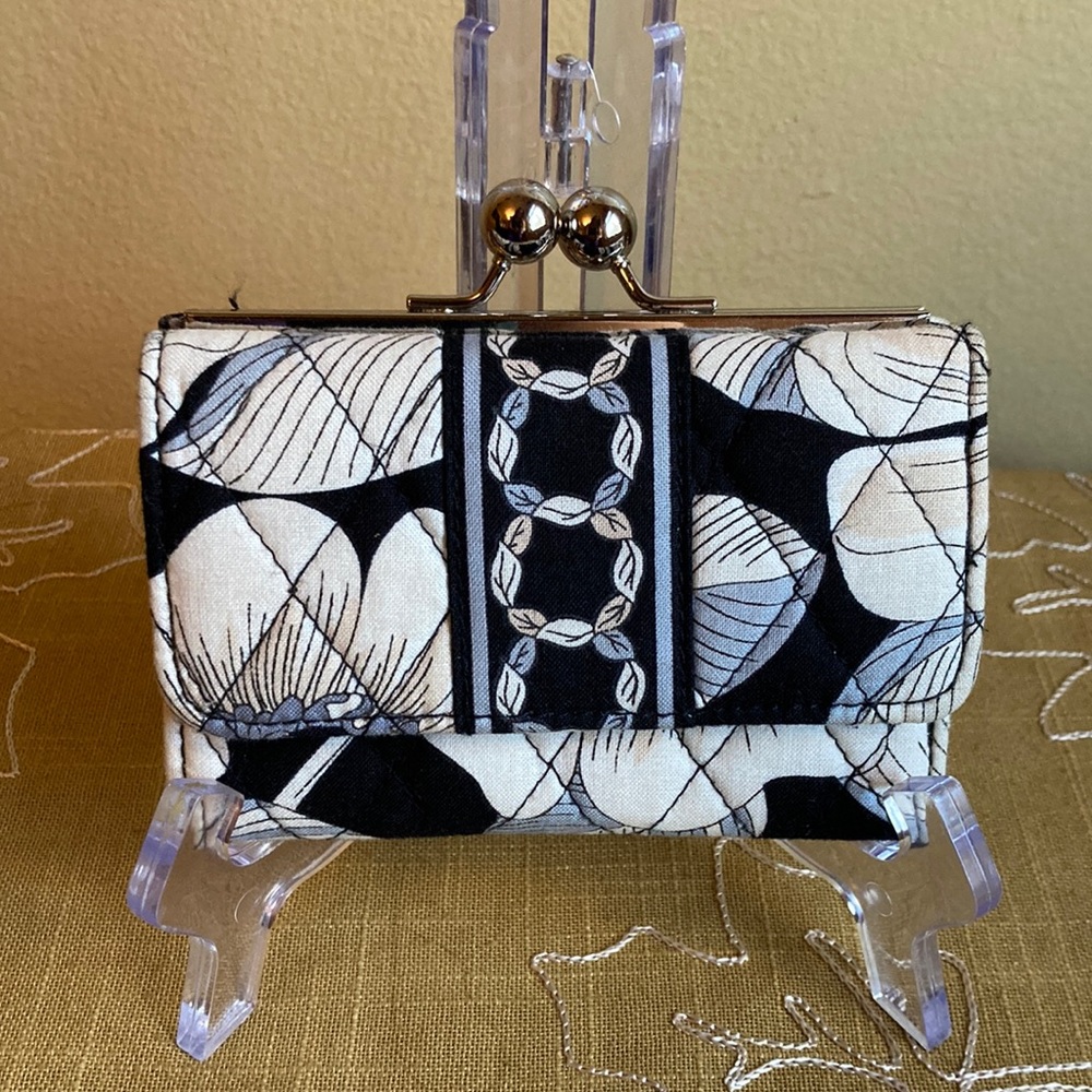 Kiss Lock Coin Purse Wallet EUC